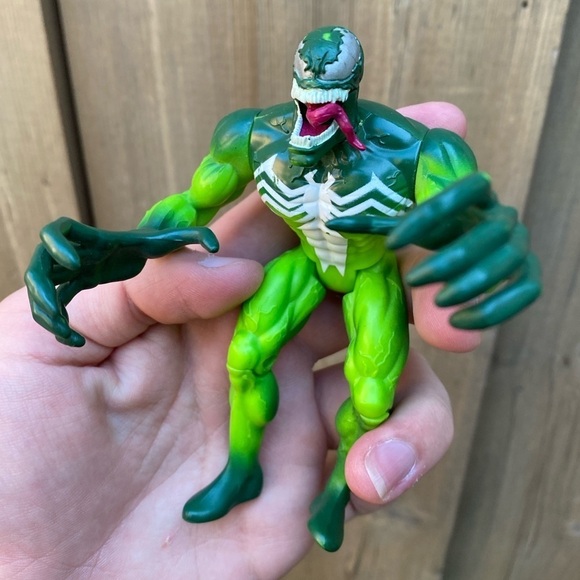 Vintage 1997 Marvel Spider Man Venom Green Variant Toy Biz Action Figure - Picture 1 of 7